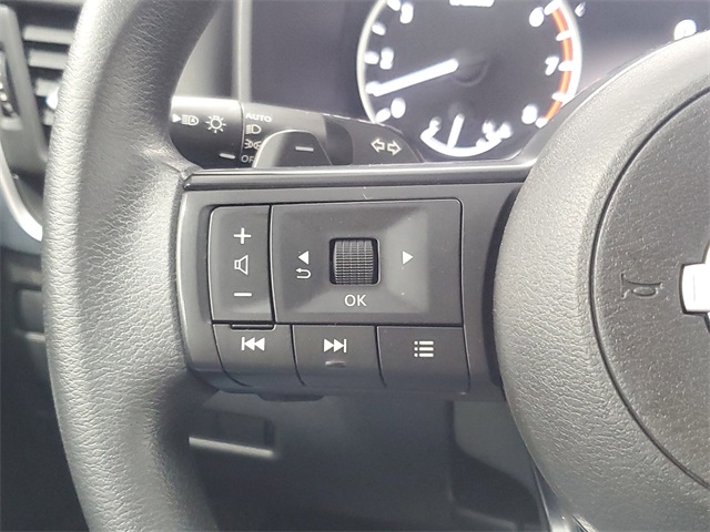 2023 Nissan Rogue S photo 13