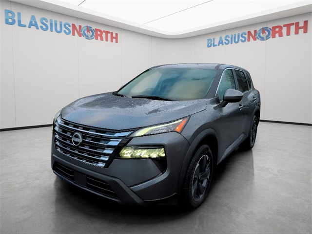 2024 Nissan Rogue SV's photo