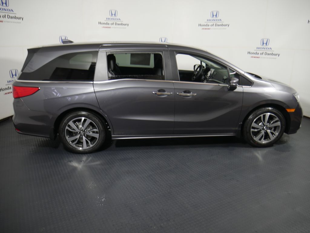 2026 Honda Odyssey Touring photo 4