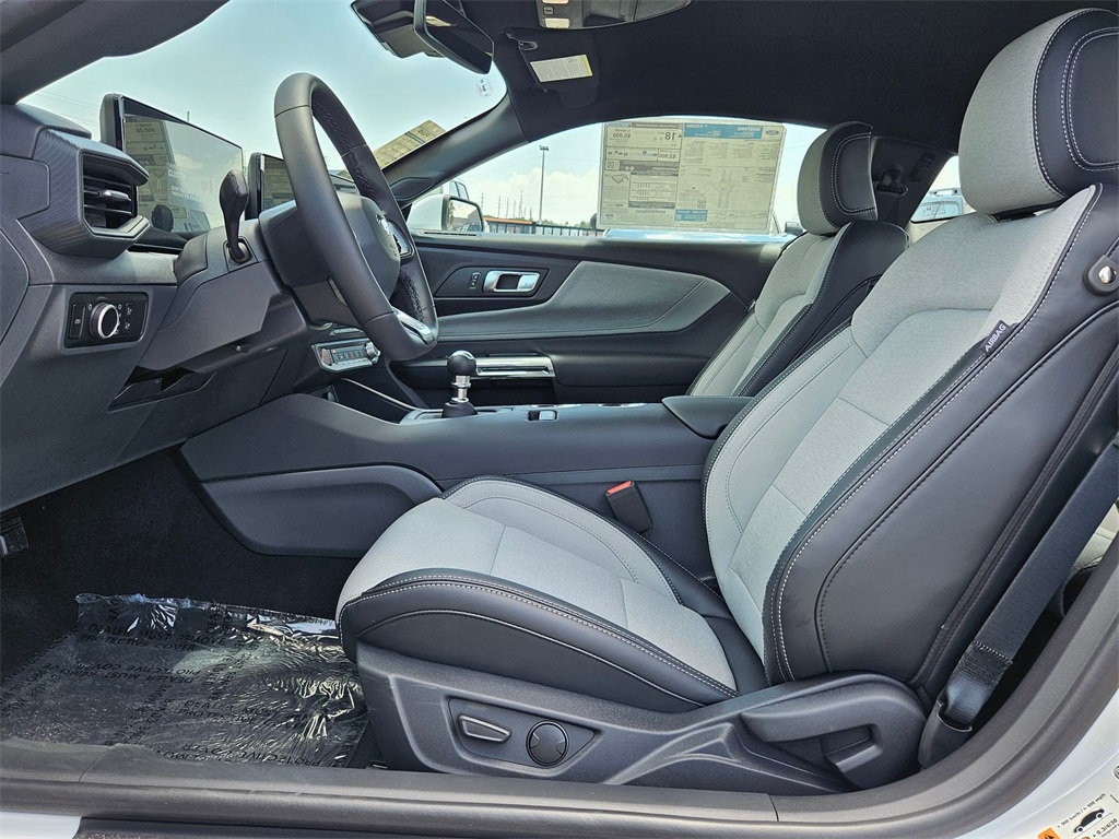 2025 Ford Mustang GT photo 10