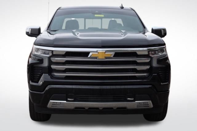 2023 Chevrolet Silverado 1500 High Country photo 3