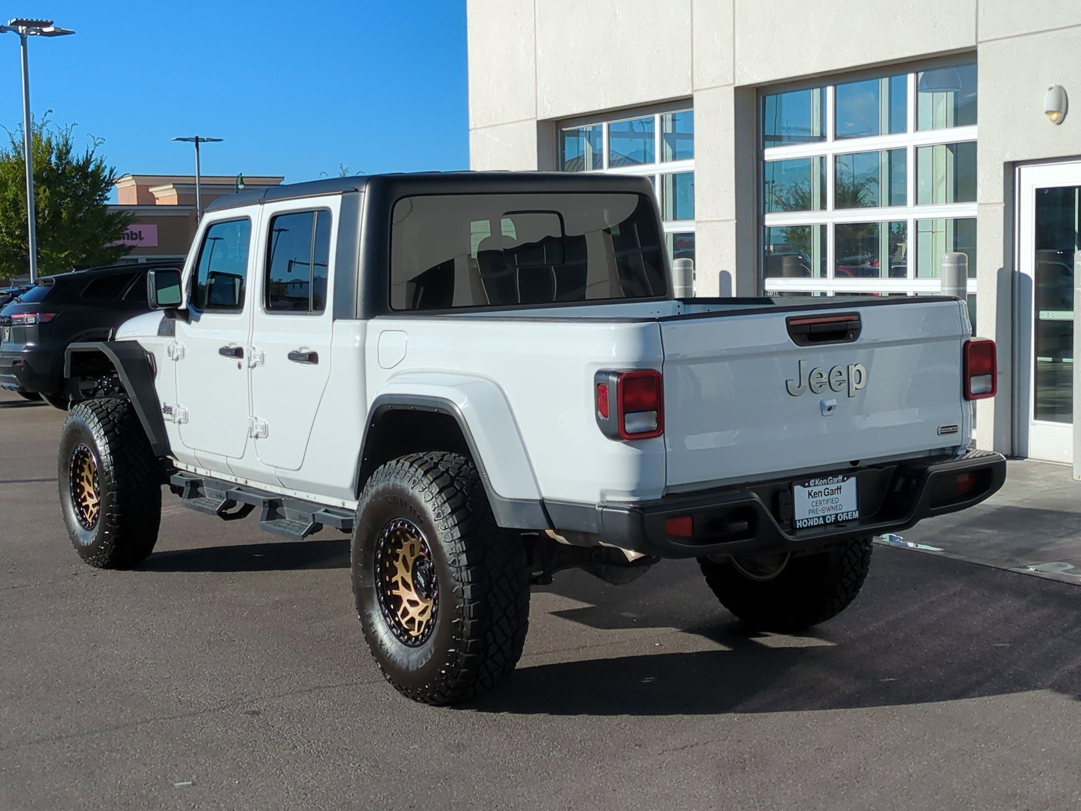 2023 Jeep Gladiator Overland photo 4