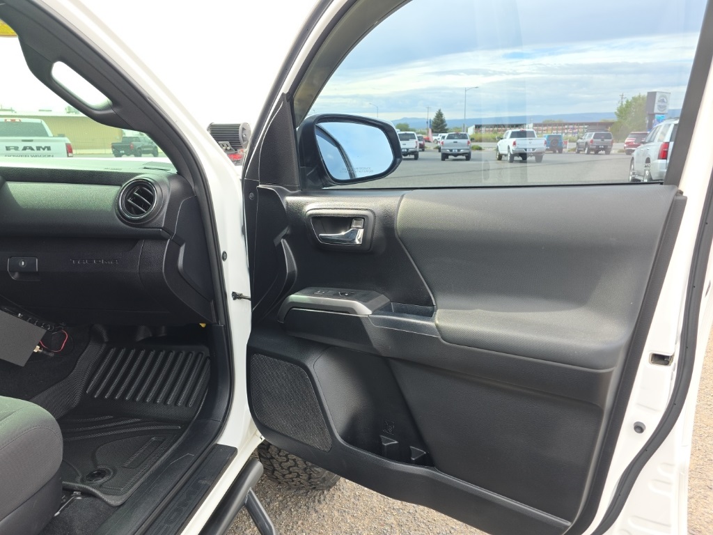 2017 Toyota Tacoma TRD Pro photo 26