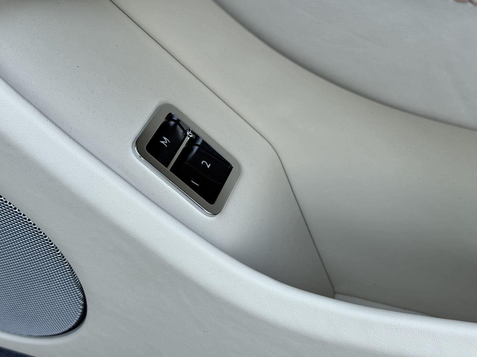 2026 Bentley Flying Spur photo 25