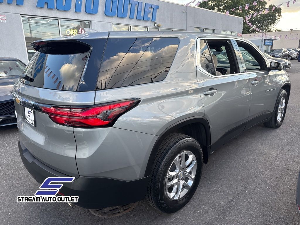 2023 Chevrolet Traverse LS photo 10