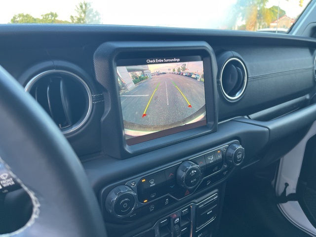 2018 Jeep Wrangler Unlimited Sahara photo 23