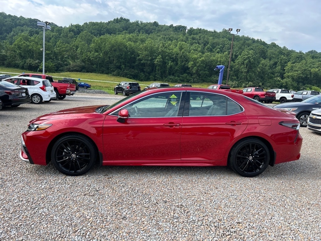 2024 Toyota Camry Hybrid XSE photo 4