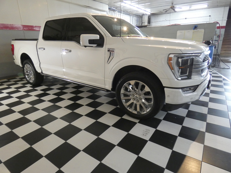 2022 Ford F-150 Platinum photo 2