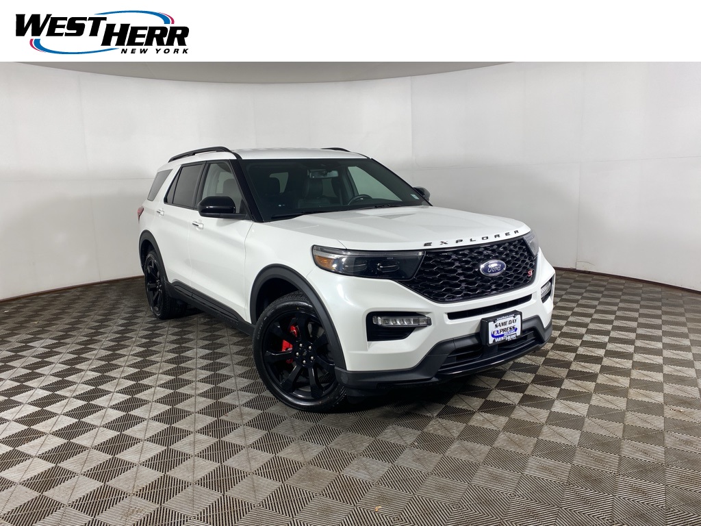 2022 Ford Explorer ST's photo