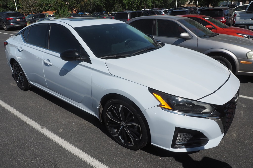 2023 Nissan Altima 2.5 SR photo 2