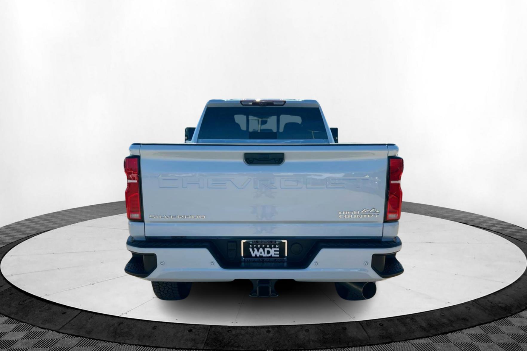 2026 Chevrolet Silverado High Country photo 4