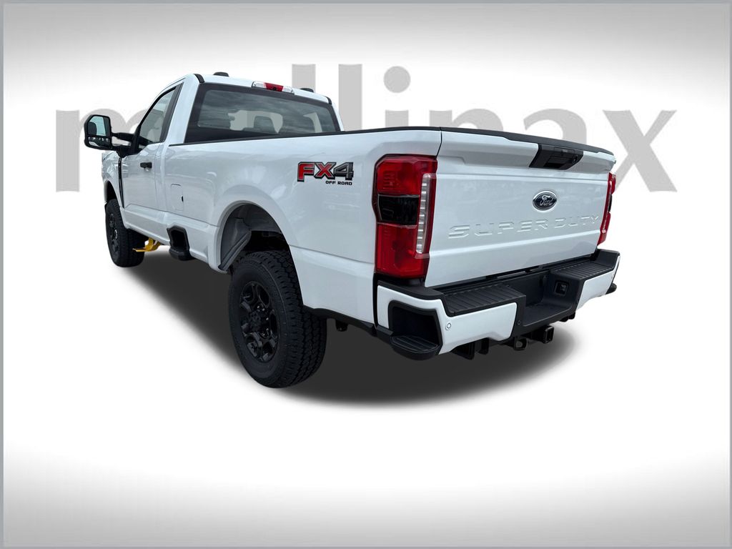 2025 Ford F-350 photo 3