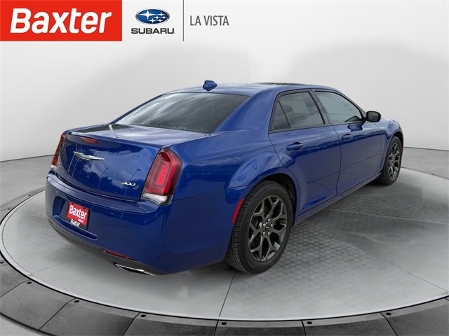 2018 Chrysler 300 photo 7