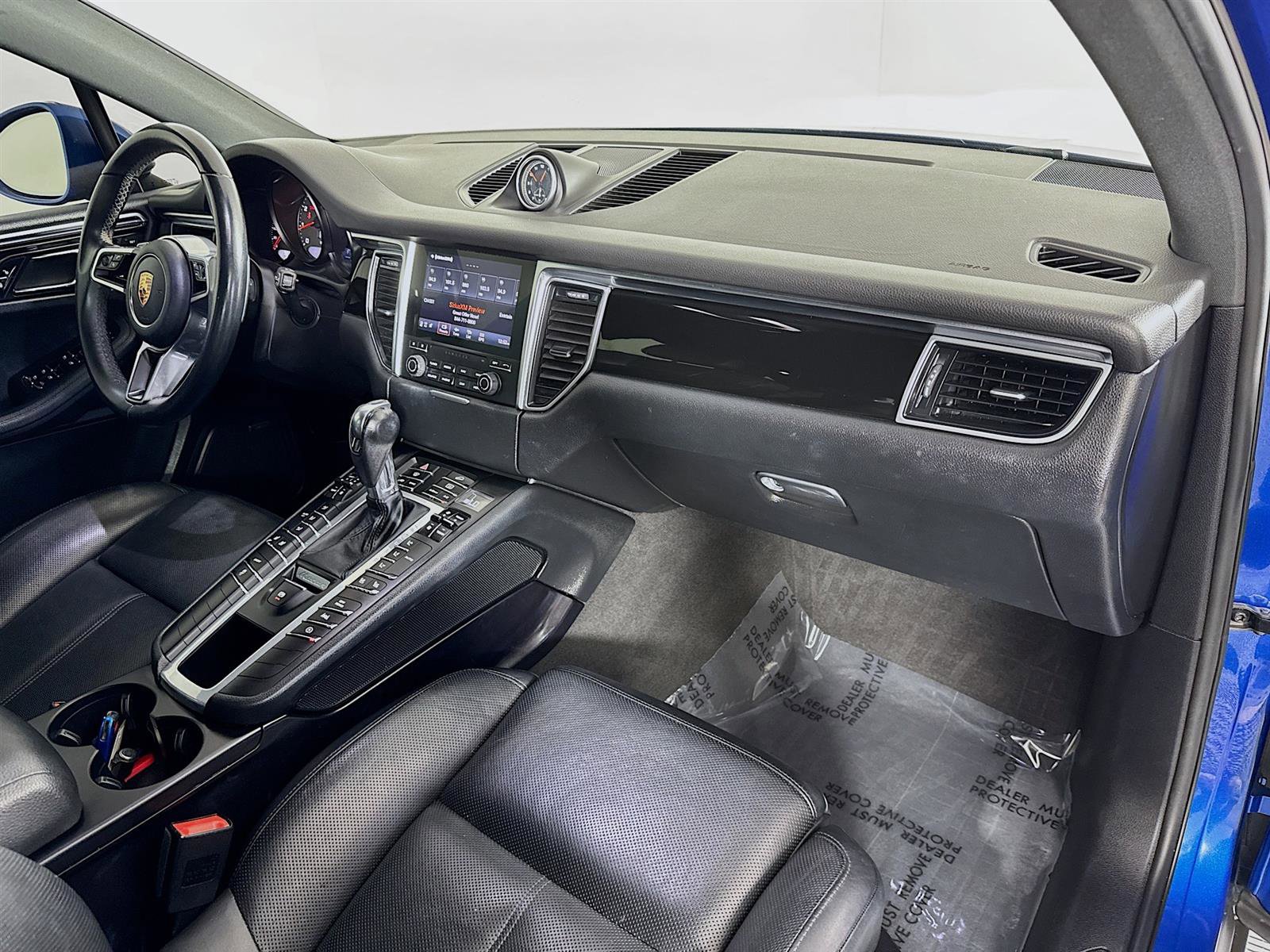 2018 Porsche Macan Base photo 30