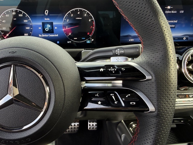 2025 Mercedes Benz GLB 250 4MATIC photo 15