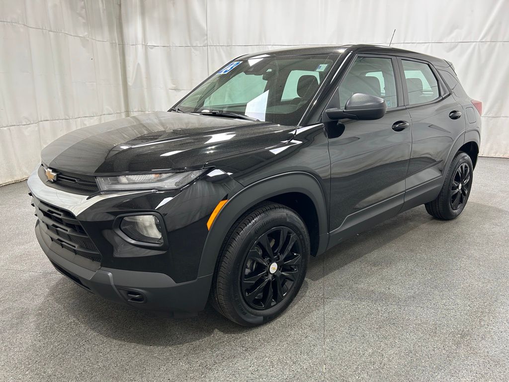 2023 Chevrolet Trailblazer LS photo 3