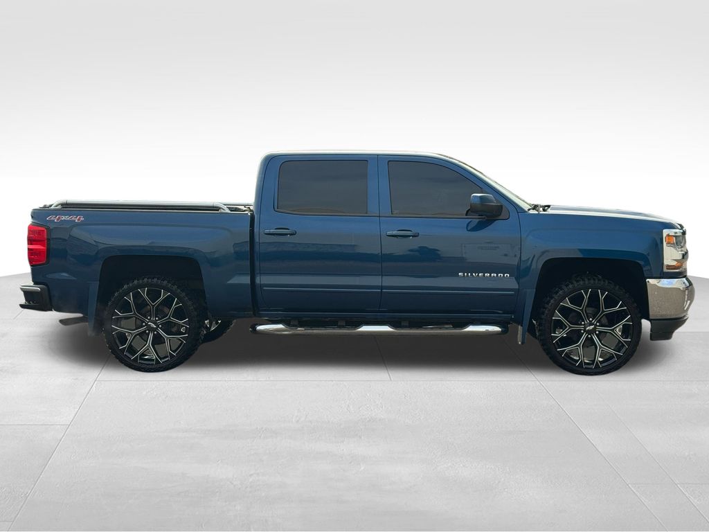 Used 2016 Chevrolet Silverado 1500 LT with VIN 3GCUKREC6GG137615 for sale in Coon Rapids, Minnesota