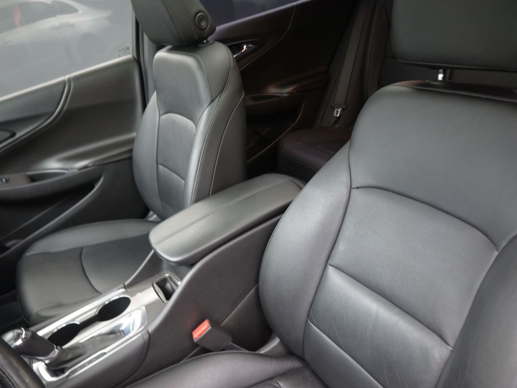 2018 Chevrolet Malibu 1LT photo 25