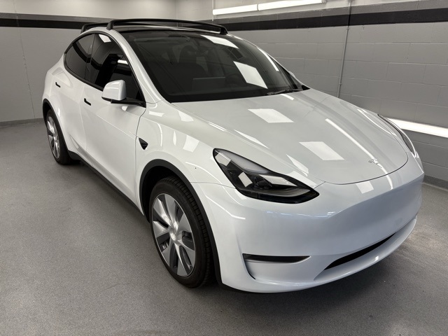 2023 Tesla Model Y Long Range photo 2