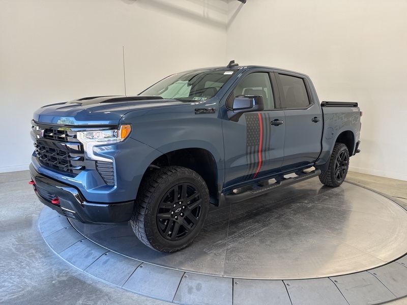 2024 Chevrolet Silverado 1500 LT Trail Boss photo 2
