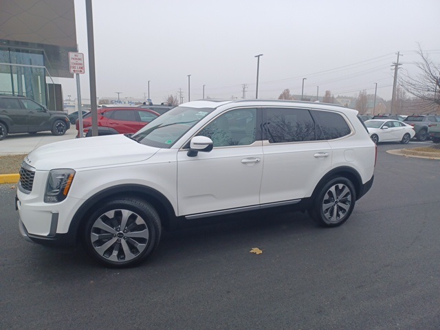 2020 Kia Telluride S photo 2