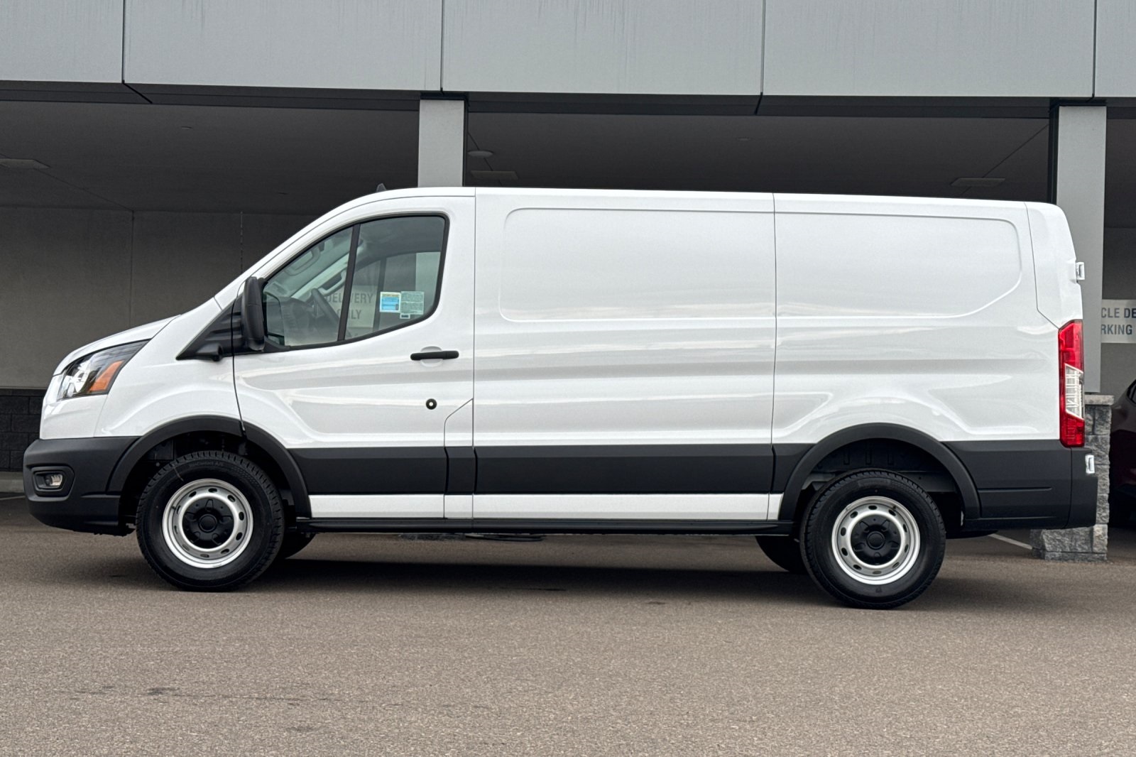 2024 Ford Transit photo 5