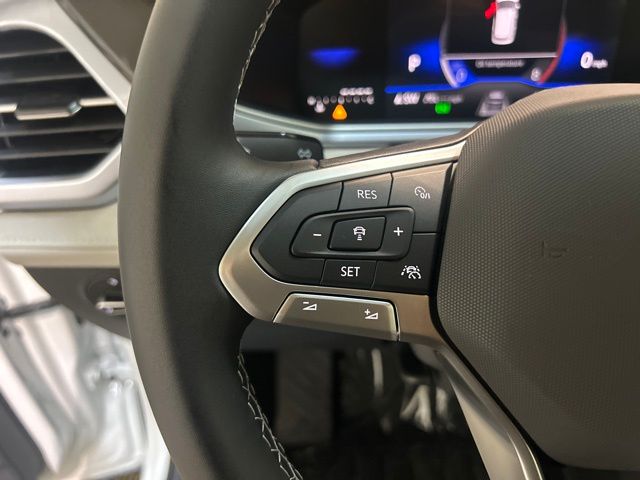 2025 Volkswagen Taos SE photo 15