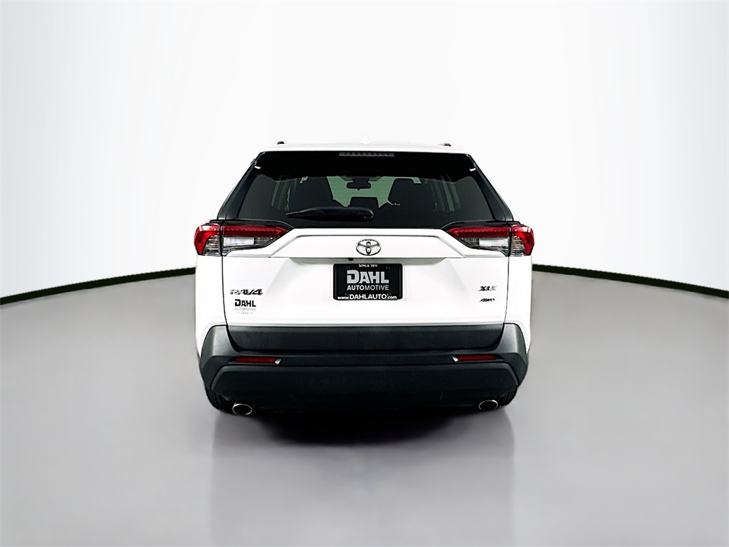 2024 Toyota RAV4 XLE photo 11