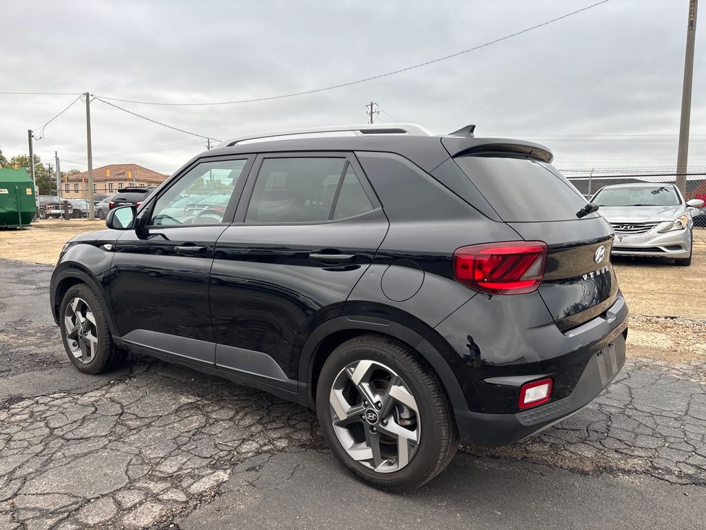 2022 Hyundai Venue SEL Limited photo 4