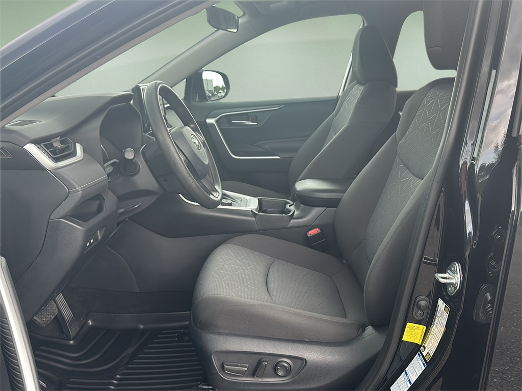 2021 Toyota RAV4 Hybrid XLE photo 8