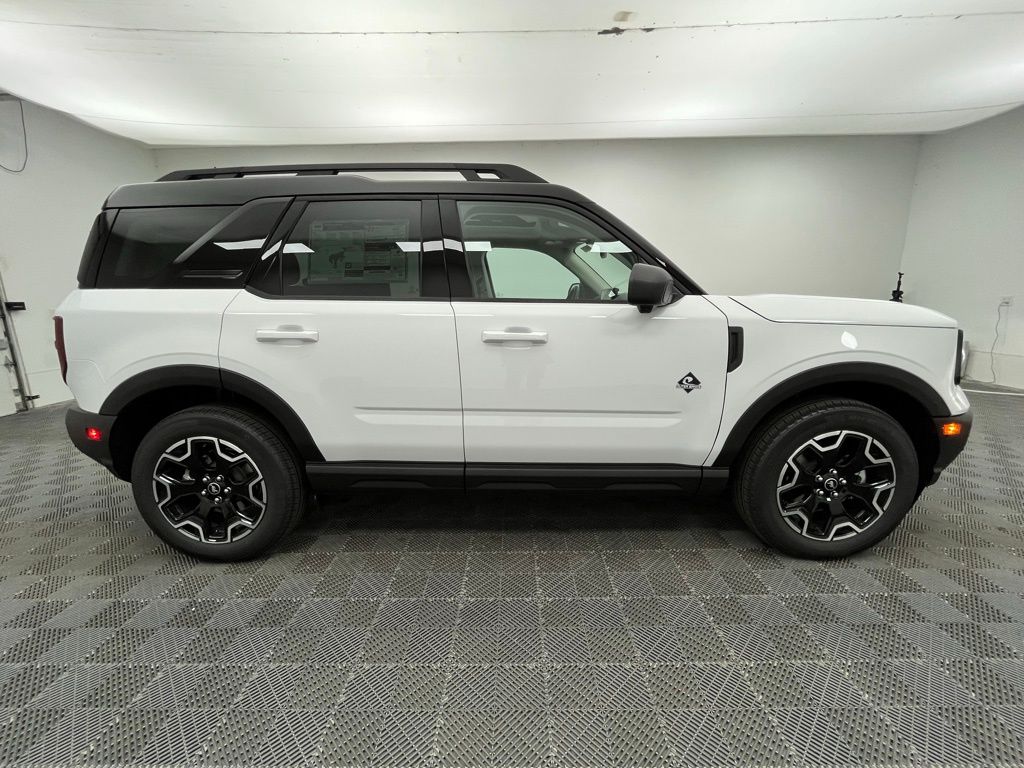 2025 Ford Bronco Sport Outer Banks photo 7
