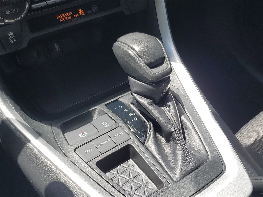2019 Toyota RAV4 XLE photo 26