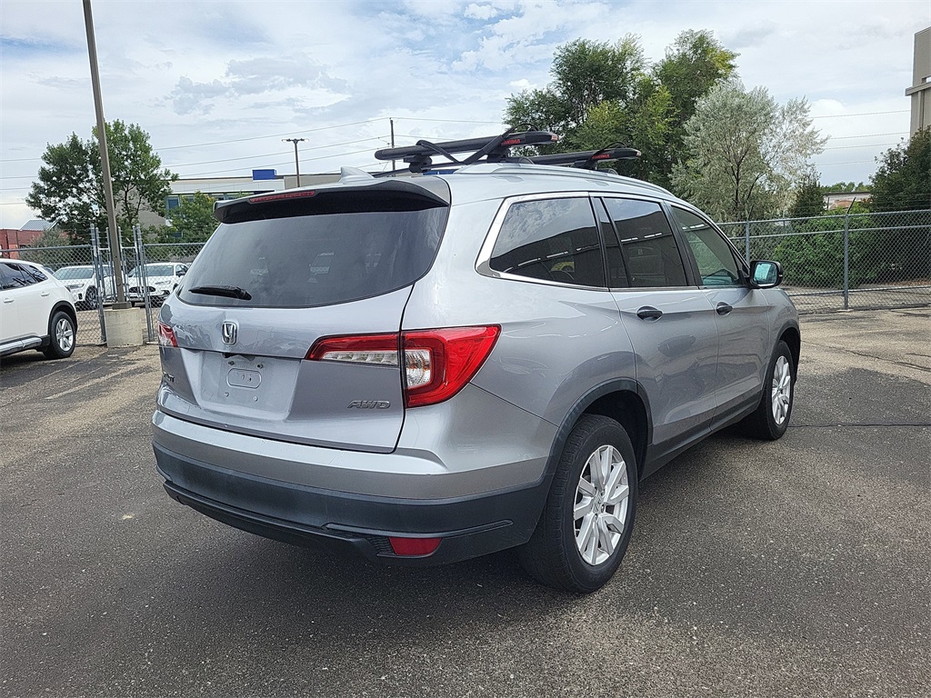 2019 Honda Pilot LX photo 2