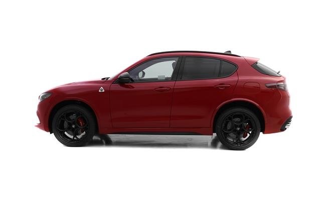 2024 Alfa Romeo Stelvio Quadrifoglio photo 3