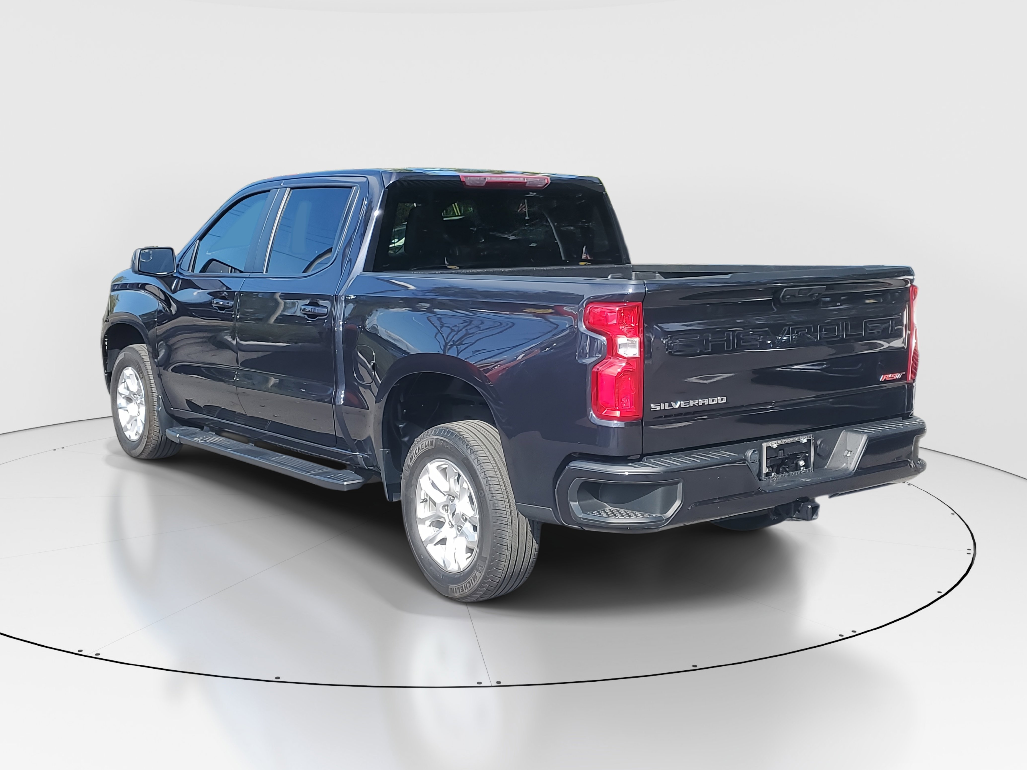 2023 Chevrolet Silverado 1500 RST photo 2