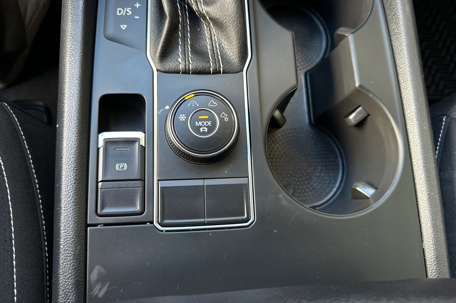 2021 Volkswagen Atlas Cross Sport photo 25