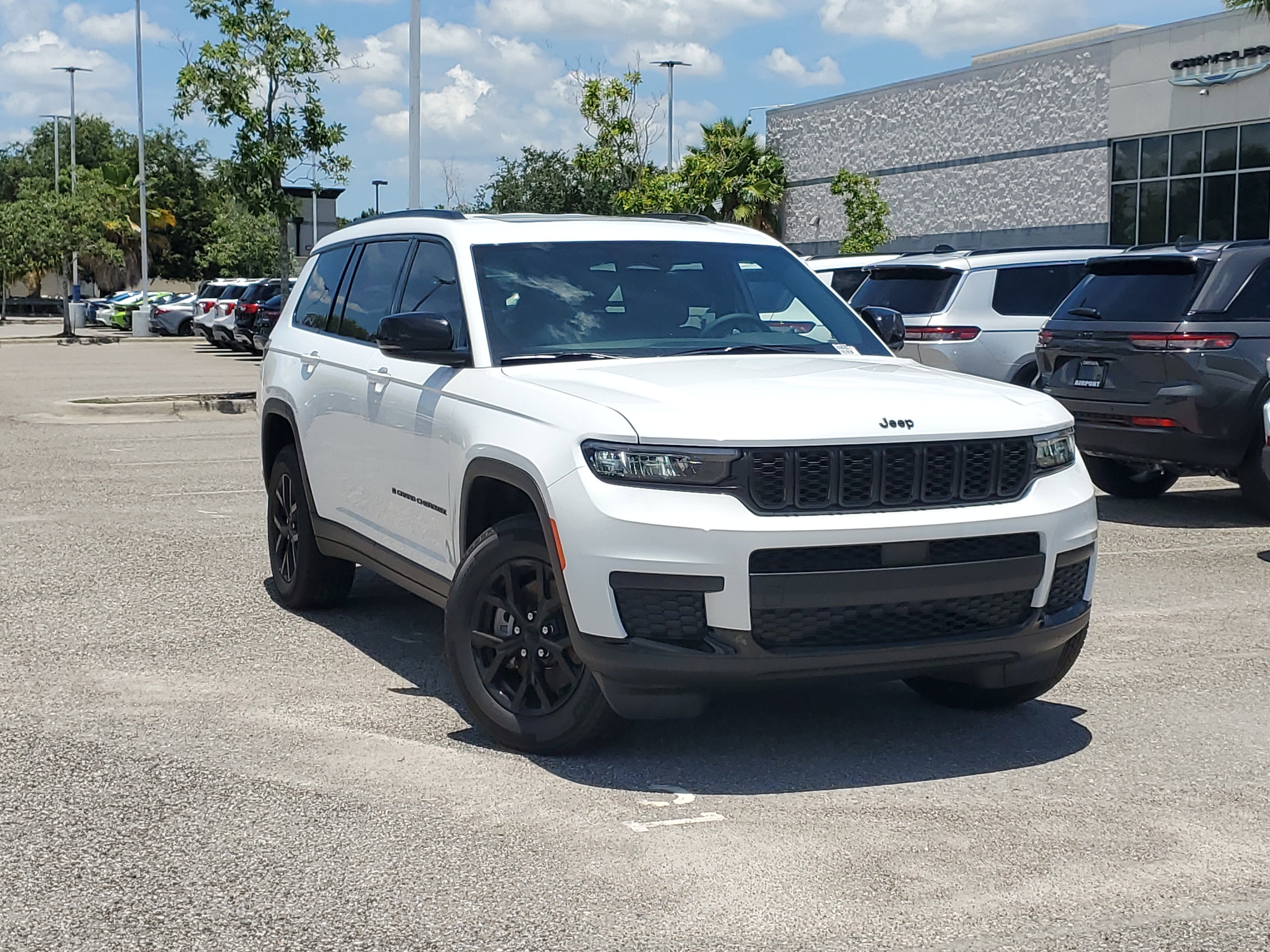 New 2025 Bright White Clear-Coat Exterior Paint Jeep  image 1