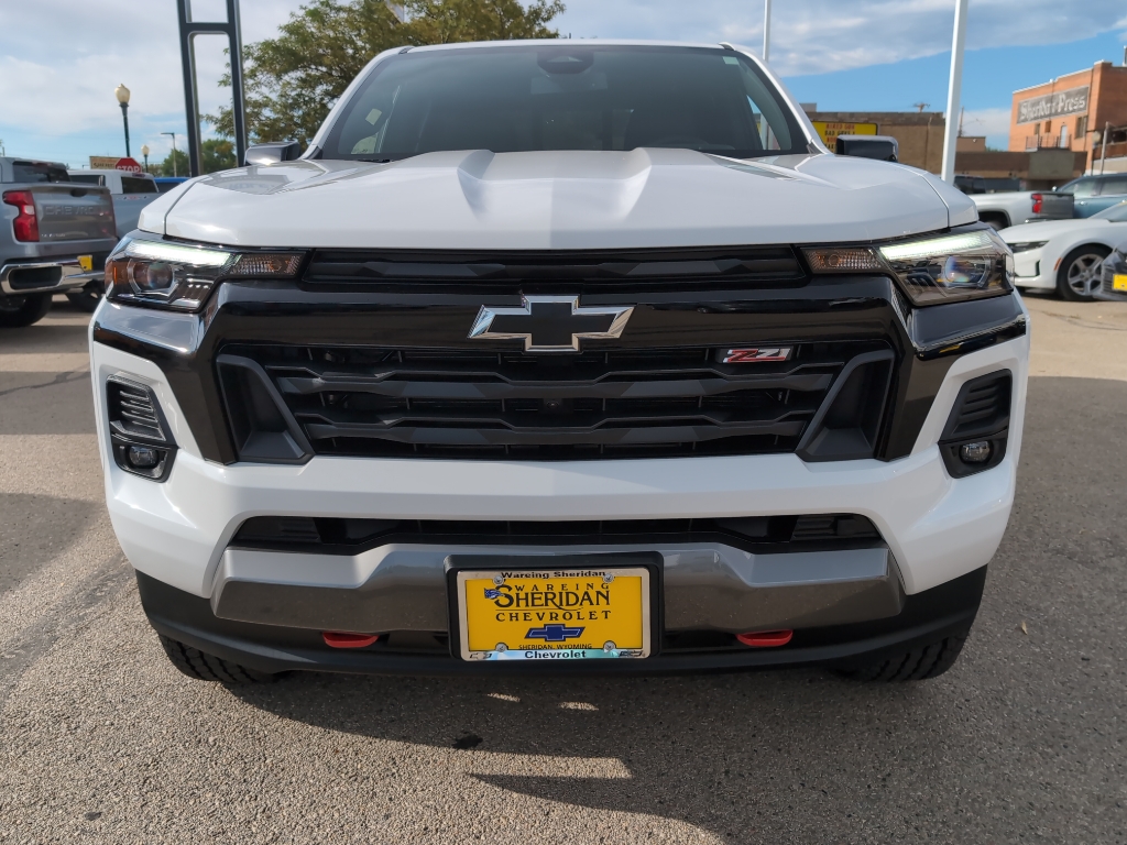 2025 Chevrolet Colorado Z71 photo 2