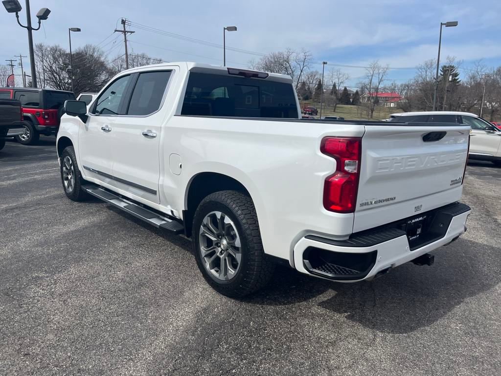 2024 Chevrolet Silverado 1500 High Country photo 3