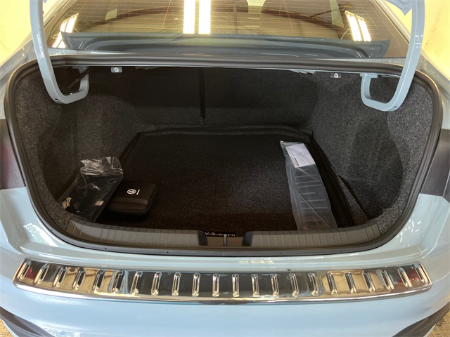 2025 Volkswagen Jetta 1.5T SE photo 5