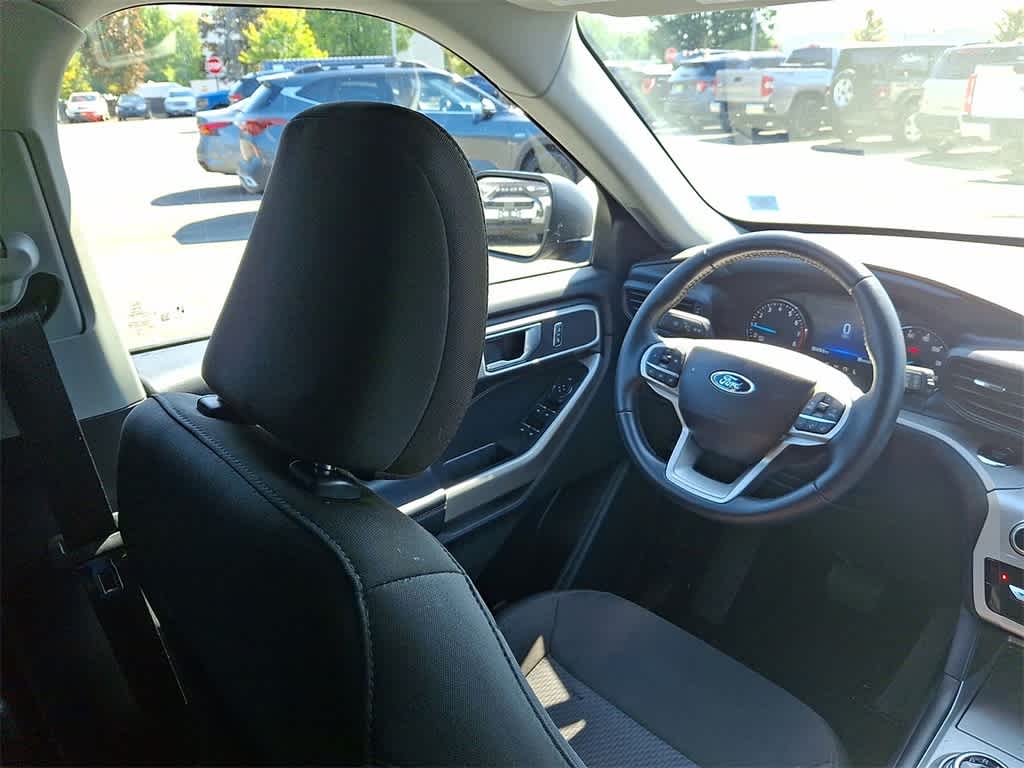 2022 Ford Explorer XLT photo 9