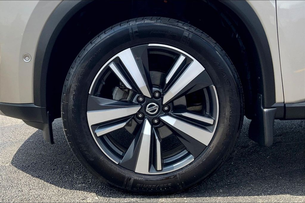 2021 Nissan Rogue Platinum photo 7
