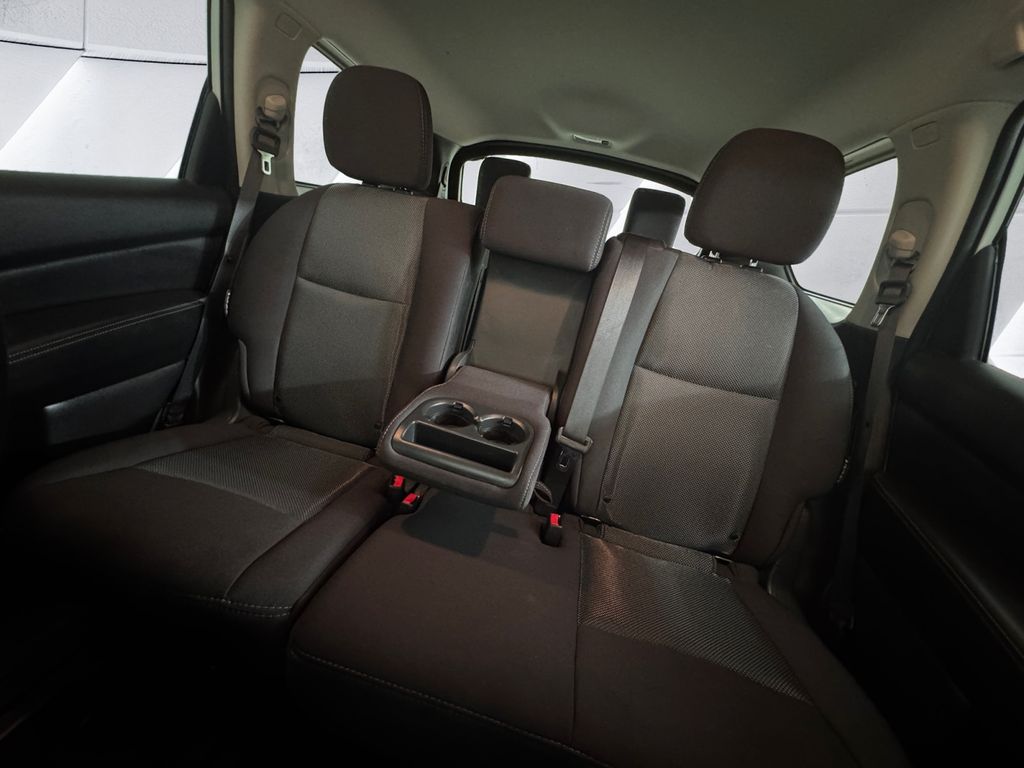 2020 Nissan Pathfinder SV photo 16