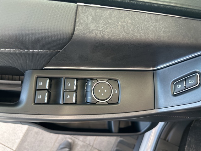 2025 Ford F-150 XLT photo 9