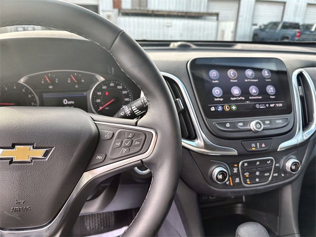 2024 Chevrolet Equinox LT photo 2