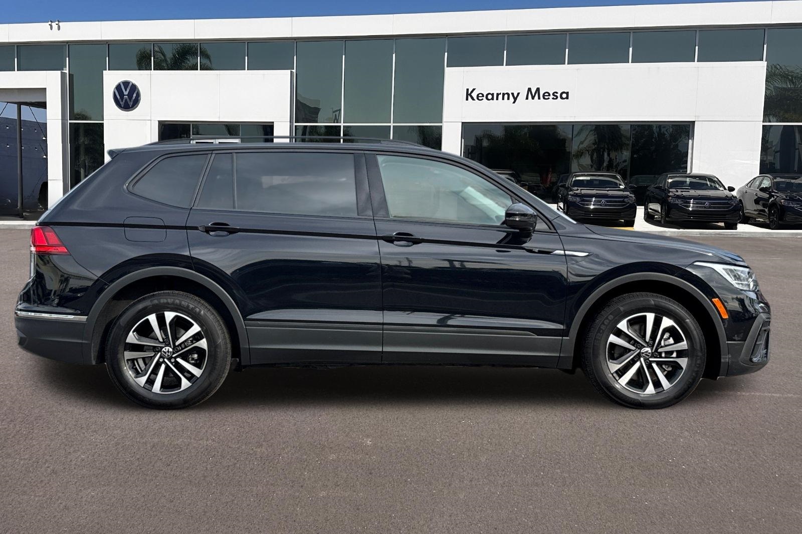2023 Volkswagen Tiguan S photo 3