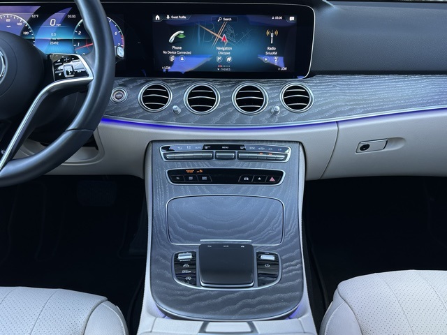 2022 Mercedes Benz E 350 4MATIC photo 13