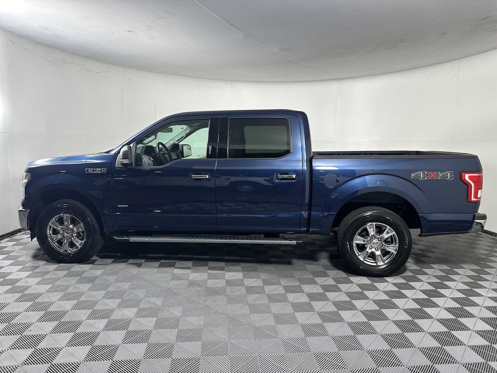 2017 Ford F-150 XLT photo 4