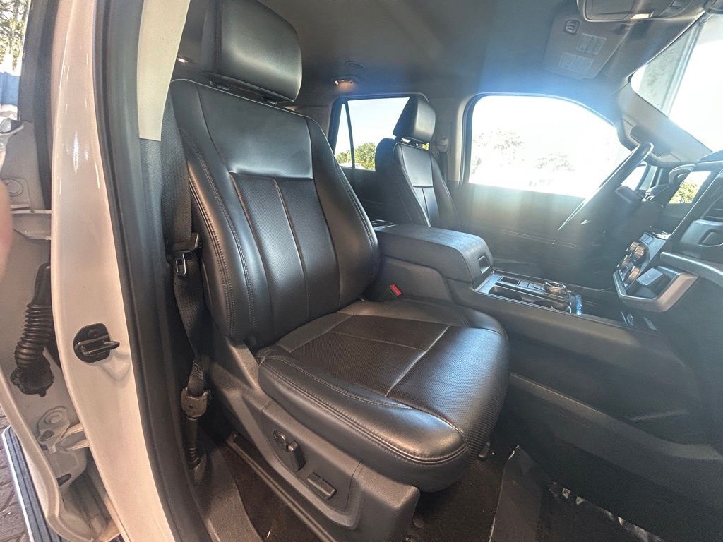 2022 Ford Expedition XLT photo 21