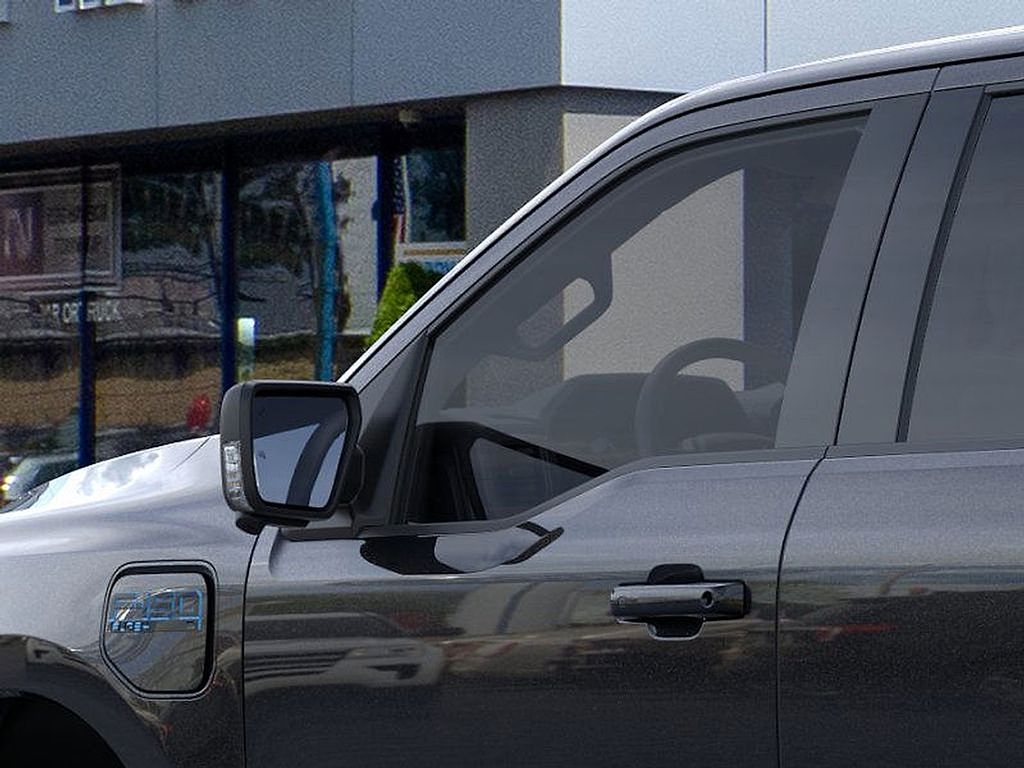 2025 Ford F-150 Lightning photo 19